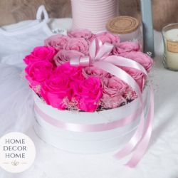 Co darovat ženě k Valentýnu? Projevte svou lásku věčnou růží nebo ručně vyrobenou sójovou svíčkou od Homedecorhome.cz