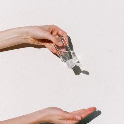Dezinfekce účinně bojují proti virům. Jak vlastně fungují?