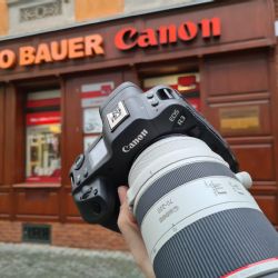 Fotografický systém Canon EOS slaví 35 let a Foto Bauer Plzeň jen o pár let méně!