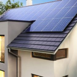 Méně utracených peněz za spotřebu energie? To je možné s vlastní fotovoltaickou elektrárnou, se zřízením vám pomůže firma Galimed s.r.o.