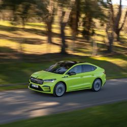 Pořiďte si elektrifikovaný vůz značky Škoda u autorizovaného prodejce AUTO CB v Plzni a využívejte pohodlné služby POWERPASS!