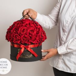 Ručně vyrobené dekorace z e-shopu Homedecorhome.cz vás překvapí. Pořiďte si sojové svíčky nebo darujte věčné růže