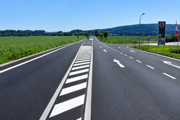 Silnice z Draženova do Klenčí prošla obnovou. Navázala na opravy směrem k Bavorsku