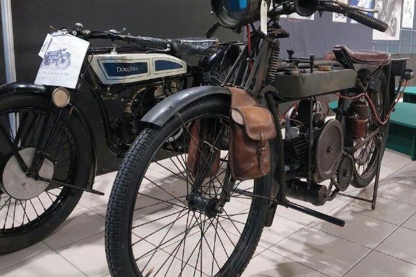 Technické muzeum v Brně vystaví vzácný Douglas z roku 1910 i motocykl Kamila Lhotáka