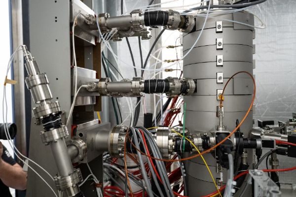 Podzimní škola elektronové mikroskopie v Brně představuje novinky oboru. Účastníci navštíví i laboratoř UltraSTEM