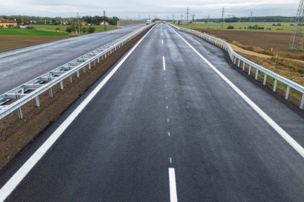 Nový obchvat odvedl tranzit z I/20. Dasné a Češnovice zažívají výrazné zklidnění dopravy