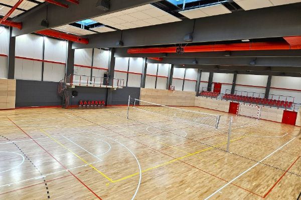 Jindřichův Hradec otevřel novou víceúčelovou halu za 187 milionů. Rozšíří kapacity sportovišť