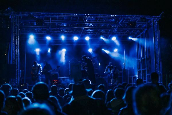 Kam o víkendu na Plzeňsku? Čeká víno, jablka, med, foto i taneční bitvy