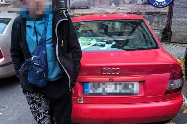 Večer prý jen jedno pivo, ráno 1,33 promile. Řidič Audi v Plzni kličkoval ulicemi