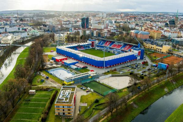 Obujte tenisky a běžte na dobrou věc! Viktoria Plzeň zve na charitativní běh kolem stadionu