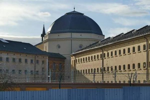 GIBS prověřuje pracovnici věznice Plzeň na Borech kvůli vnášení zakázaných věcí