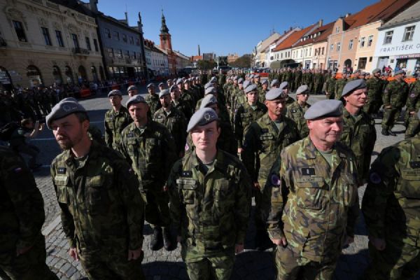 Rakovnický prapor se stal plukem. Armáda plánuje zvýšit stav na 1 200 vojáků