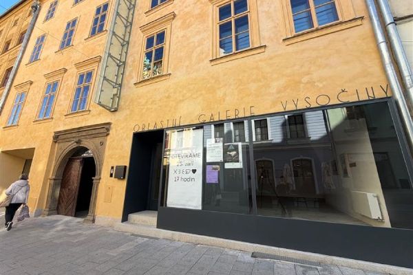 Galerie Vysočiny v Jihlavě se po rekonstrukci otevřela. První výstavou je Jiří Příhoda 80. léta
