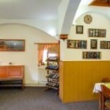 Jaroslava Baxová - CUKRÁRNA V HÁJEČKU