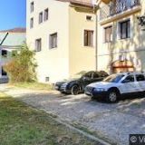 LENKA KAHUDA KLOKOČKOVÁ