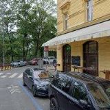 LOKÁL NAD STROMOVKOU