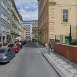 1. SLOVANSKÉ GYMNÁZIUM A JAZYKOVÁ ŠKOLA