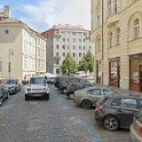 NAKLADATELSTVÍ A KNIHKUPECTVÍ PRIMUS