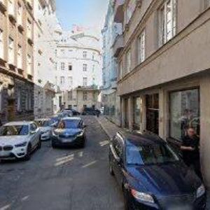 obrazek: avatar TESARČÍKOVÁ ŠÁRKA-SALONEK NA HRADBÁCH