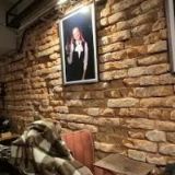 CAFÉ A CLUB MEZZANINE