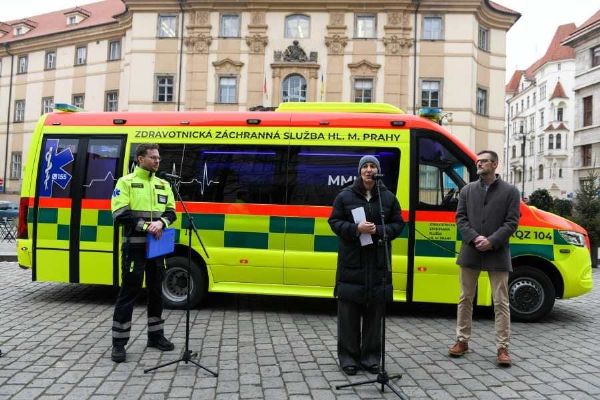 Praha představila evakuační vůz EVA pro až 12 osob