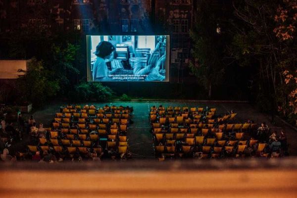 Letní kino Kasáren Karlín: Tiché promítání s Ecce homo Homolka