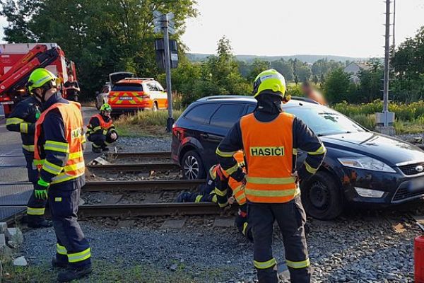 Mikrospánek 21letého řidiče způsobil nehodu u Třemošné
