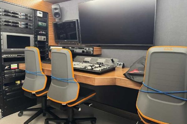 Nerudovka ve Vimperku staví na praxi, zároveň řeší stav budov