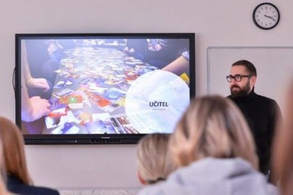 Plzeňští učitelé mění známky za slovní hodnocení