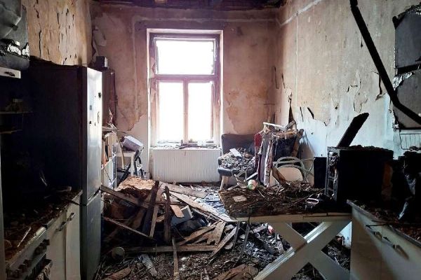Praha 7 vyhlásila sbírku pro obyvatele domu zasaženého požárem v Holešovicích