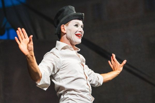 V Kolíně dnes začíná Gasparáda. Mimové z Německa, Itálie a Argentiny připomenou odkaz J. G. Deburaua