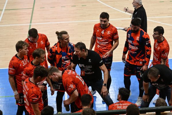 Talent Plzeň doma porazil dosud vedoucí Nové Veselí 29:23 a napravil remízu s Lovosicemi