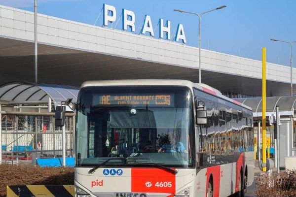 Airport Express bude jezdit častěji, nově i v noci přes Náměstí Republiky