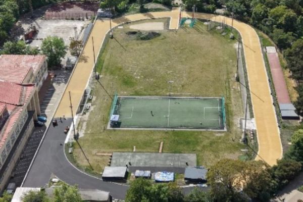Atletický ovál v Riegrových sadech prošel modernizací, nově nabídne šest drah