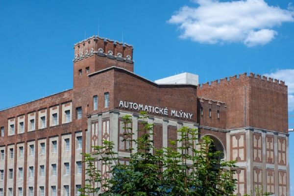 Automatické mlýny v Pardubicích dočasně zavřeny, 21. června startuje výstava Anny Zemánkové