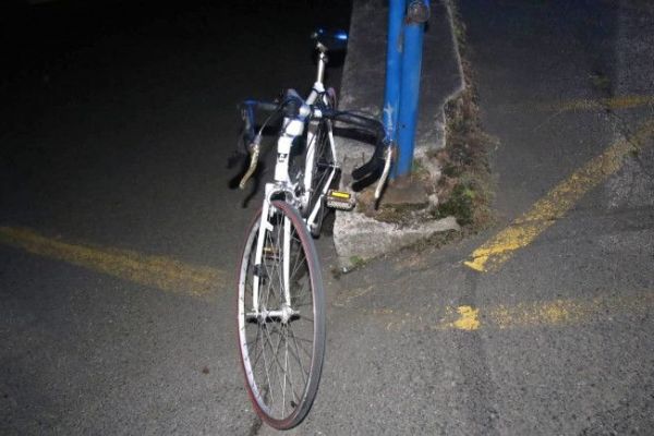 Cyklista s téměř 4 promile havaroval u Shell na Karlovarské třídě. Má vážné poranění hlavy