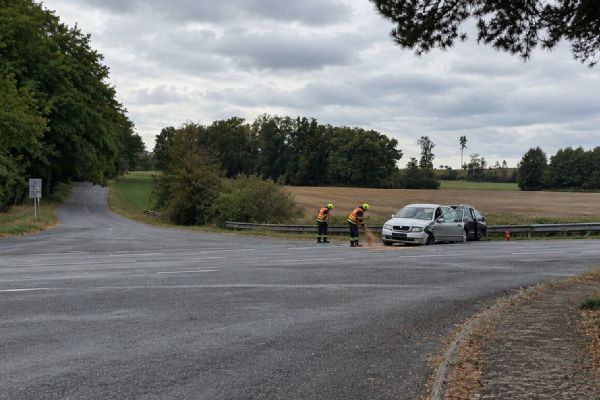 Další nehoda na u Seče. Dva lidé se zranili, tři děti vyvázly bez újmy