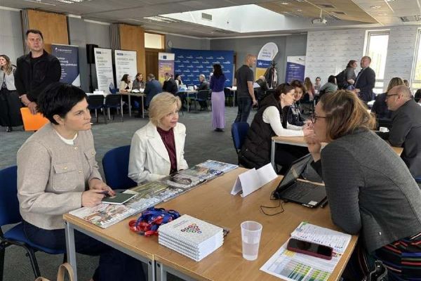 Dotace, digitalizace a AI: podnikatelé na Vysočině zaplnili krajský veletrh