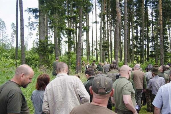 Lesníci v Nýrově řešili správu církevních lesů a kůrovcovou kalamitu