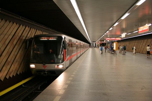 Metro C bude od 4. do 10. července uzavřeno mezi Holešovicemi a Pražského povstání kvůli modernizaci zabezpečení