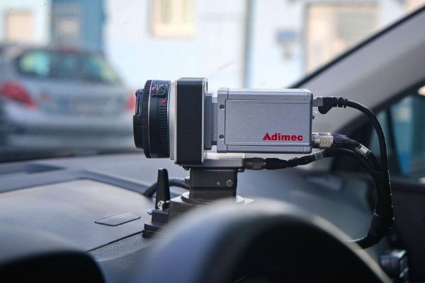Nový mobilní radar má přispět ke zklidnění dopravy v Českých Budějovicích