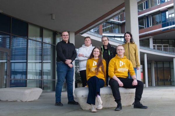 Plzeňští vědci prověřili AI v matematice. Výsledek trefí, logika ale selhává