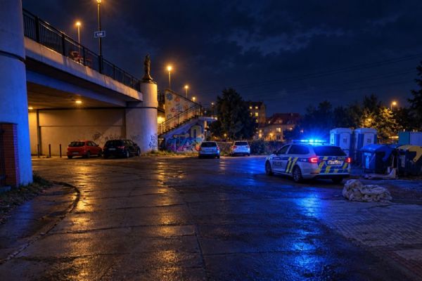 Policie pátrala po dvou maskovaných lupičích. Nakonec se ukázalo, že nikdy neexistovali