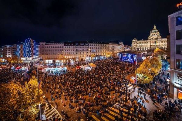 Praha slaví Den svobody bohatým programem zdarma na Národní třídě!