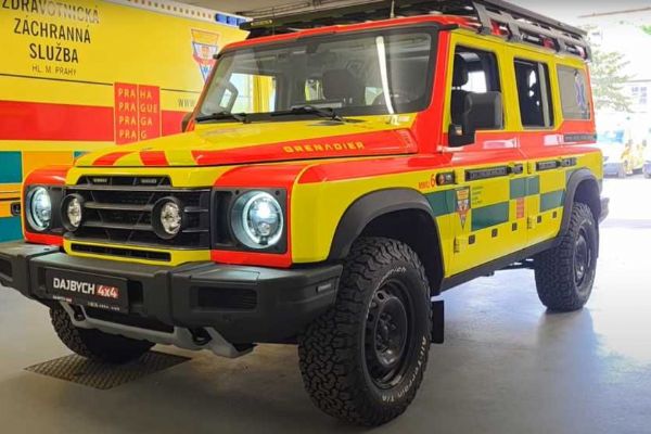 Pražská záchranka získala terénní auto za 2,2 milionu