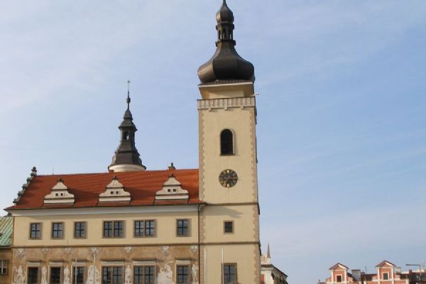 Solární příležitost pro SVJ v Mladé Boleslavi: město otevře energetické družstvo i bytovým domům