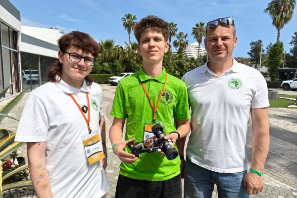 Studenti z Plzeňského kraje zabodovali v Turecku. S drony uspěli na světové robotické soutěži