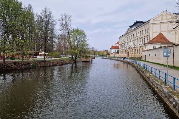 Uzavírka stezky u Slepého ramene kvůli opravě opěrné zdi potrvá do začátku července