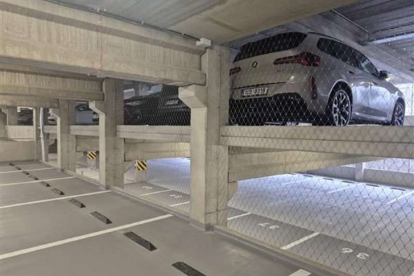 V Táboře otevřel nový parkovací dům Sojčák s bezplatným parkováním do konce roku