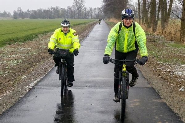 Z Plzně zase o kus dál bez aut. Nová stezka podél Mže otevřela pohodlnější cestu na Touškov